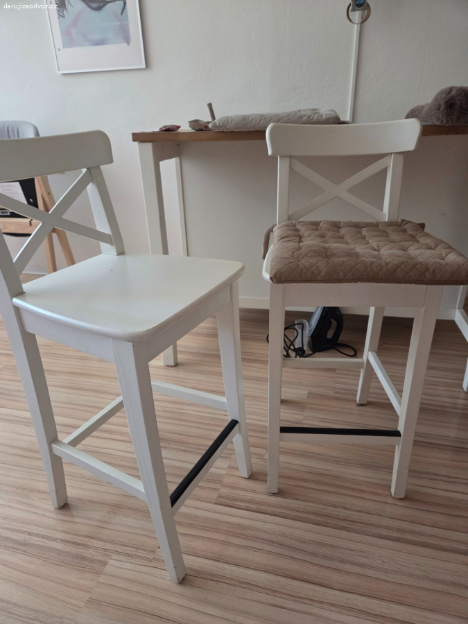 2 dřevěné barové židle IKEA