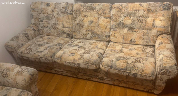 2 křesla a rozkládací gauč, v dobrém stavu