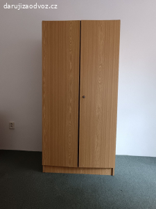 1 stará skřín