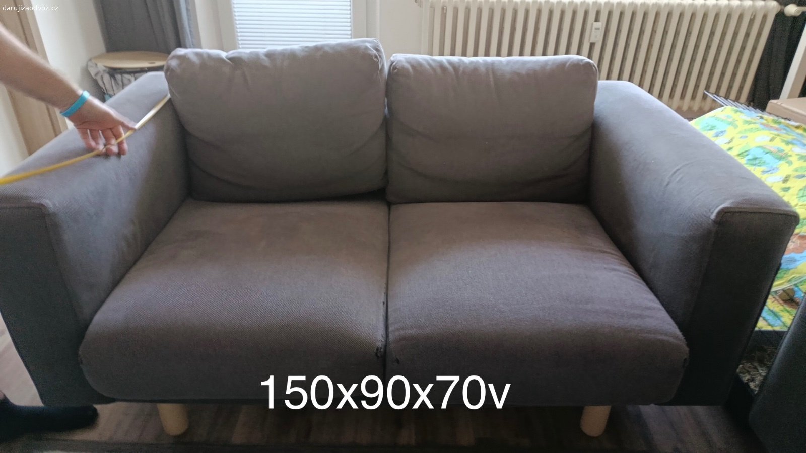 2x gauc + kreslo. Nutno dostat ze 7.patra po schodech.
Pomuzeme pripadne.
Nijak extra neznicene.
Rozmery na fotkach.
Zlín Jižní Svahy.