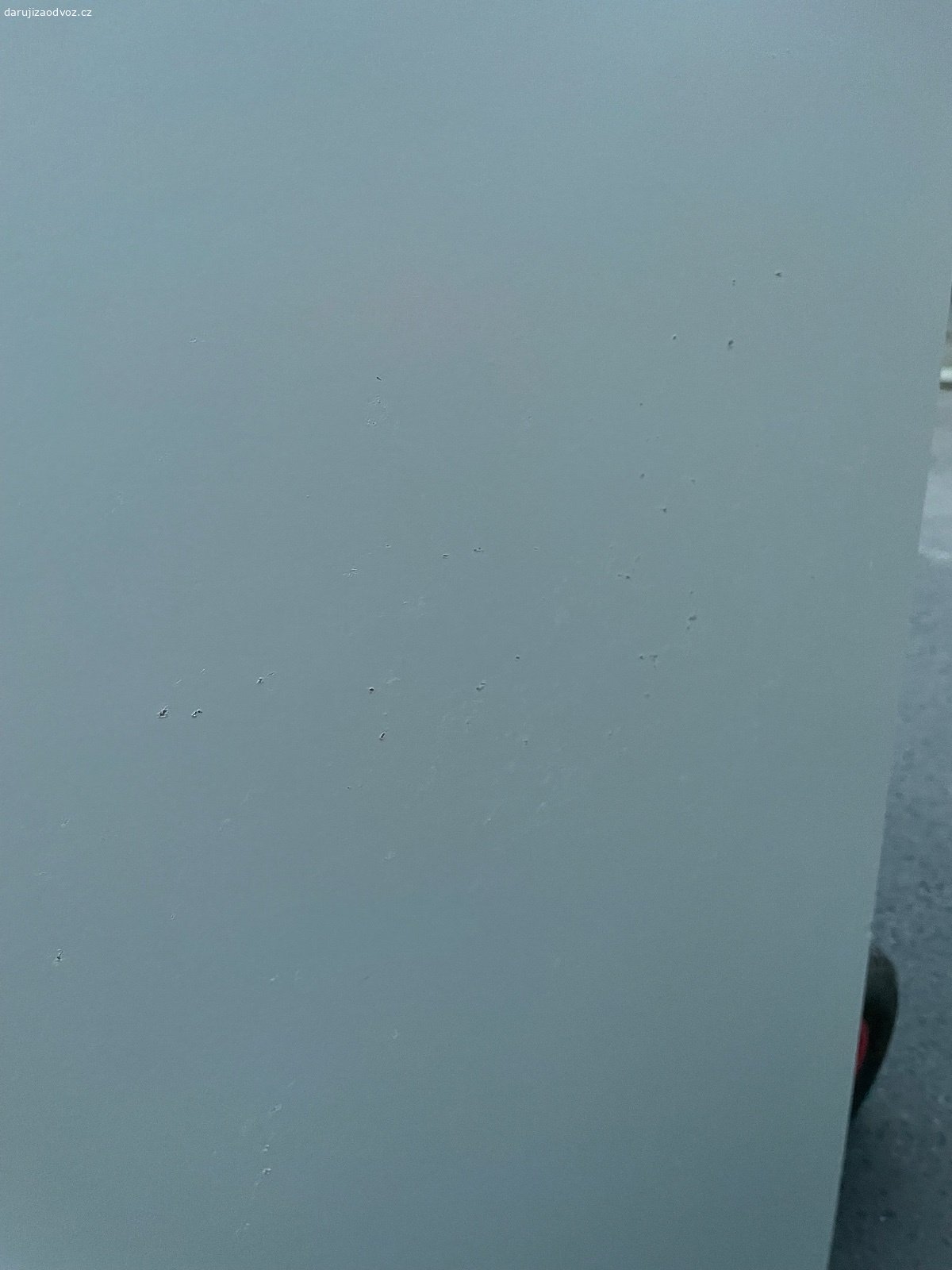 2x skříň za odvoz. 2x skříň za odvoz, pár dětských samolepek, dají se však sundat, stav viz.fota