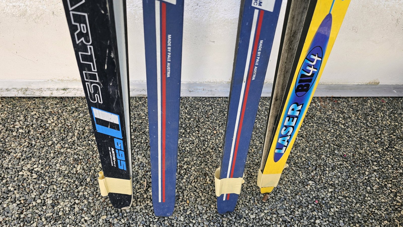 3 páry retro běžek za odvoz. Artis Polar cca 200 cm,  Cross by Pale Austria cca 195 cm a Sporten Laser cca 175 cm. Bez bot. Osobni odběr Škvorec (Praha východ). Preferuji zájemce o všechny 3 páry najednou. Stav dle foto (často používané).