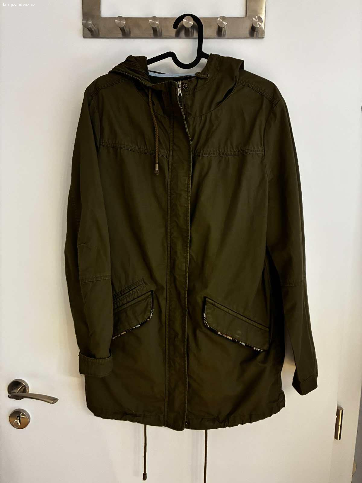 3x kabát zimní + parka. 2x dámský zimní kabát super stav.
Alpine pro + Esmara.
1x parka.

Neposílám.