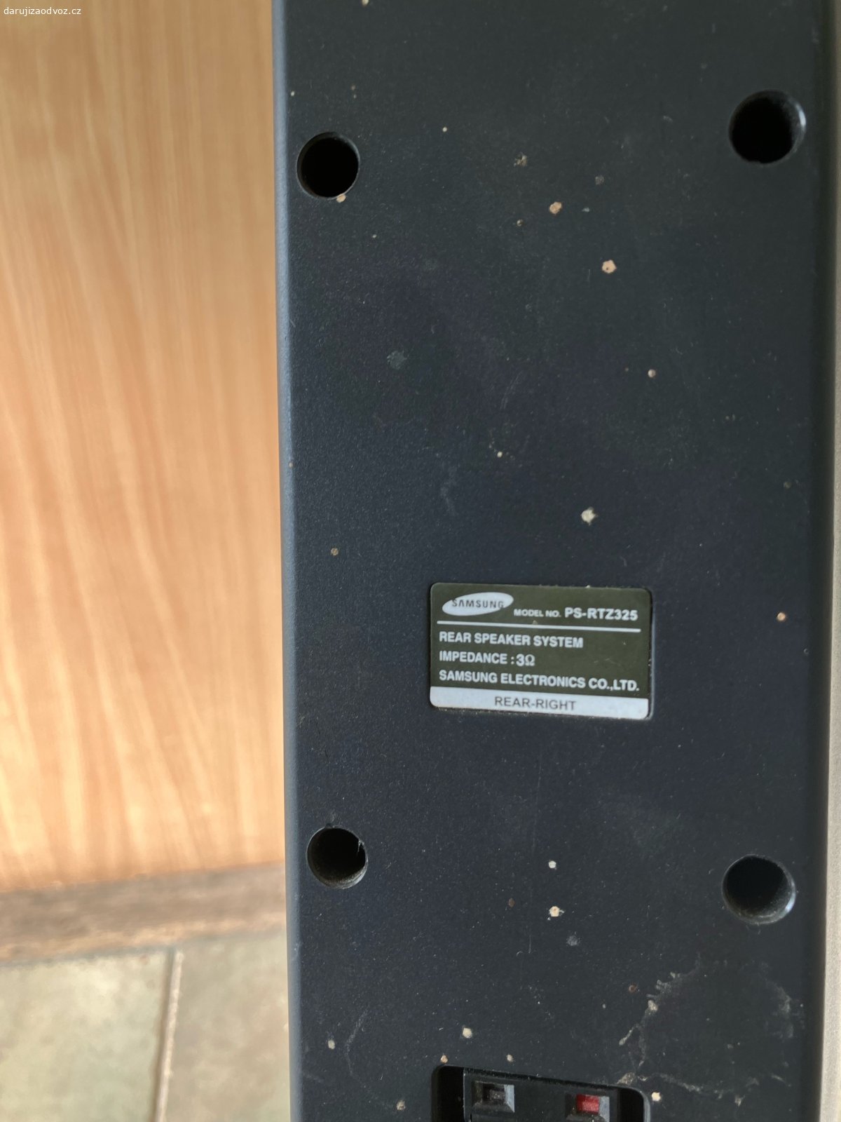 4x sloupové repro Samsung k domácímu. Platí do smazání 

Pouze reproduktory Samsung (4 ks), bez kabelů a bez hlavní jednotky – za odvoz.