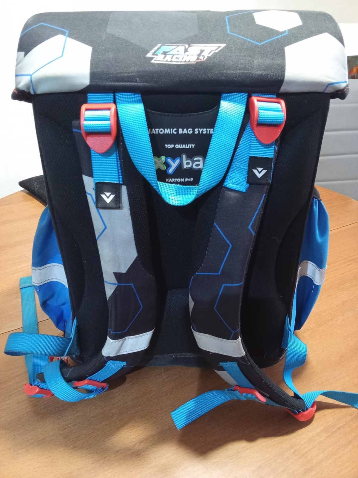 Aktovka. používaná 1-2.třída