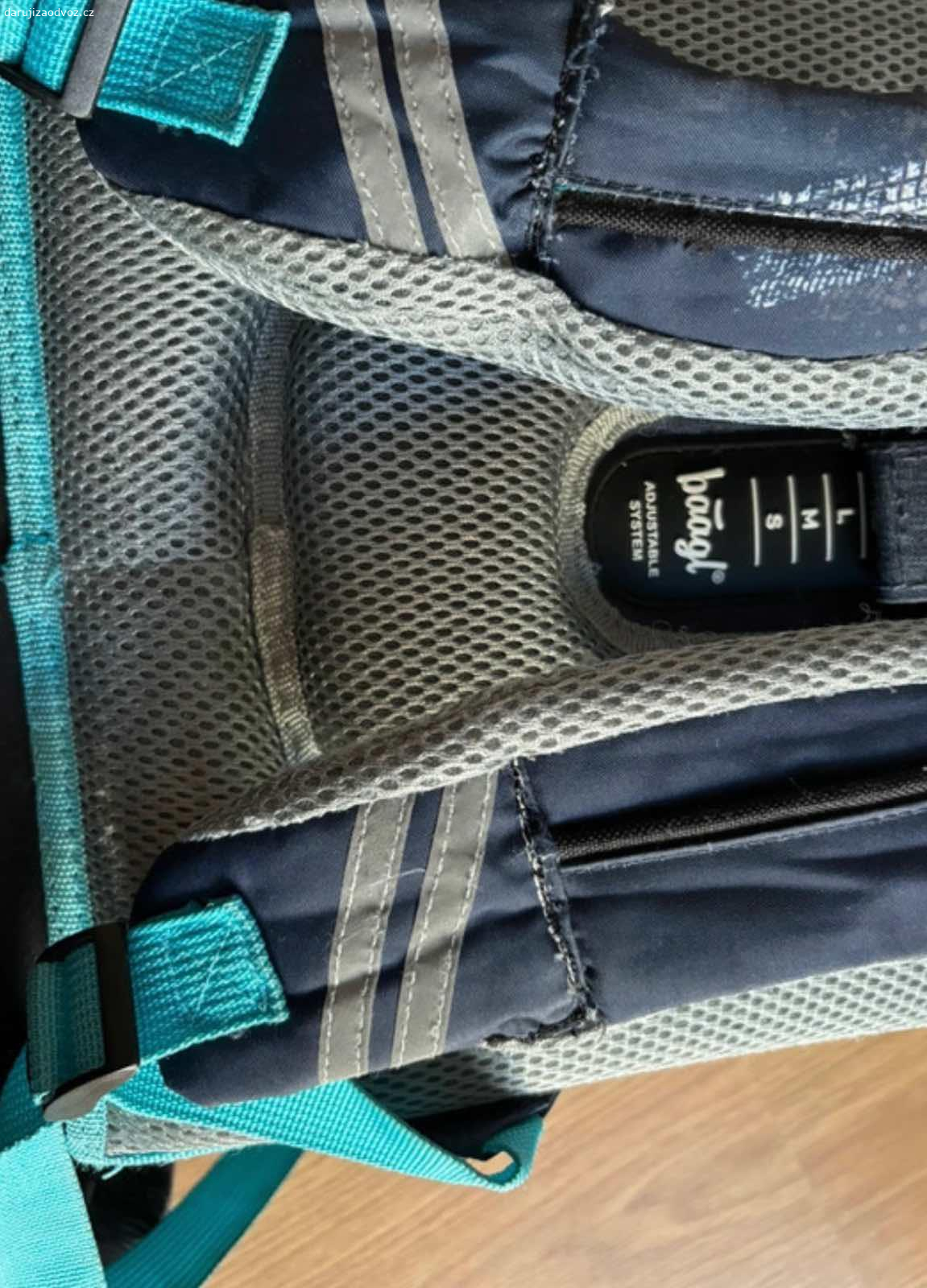 Aktovka. Daruji aktovku Baagl vhodné od 1 třídy. 
Opravované ramenní popruhy, jinak bez vad.