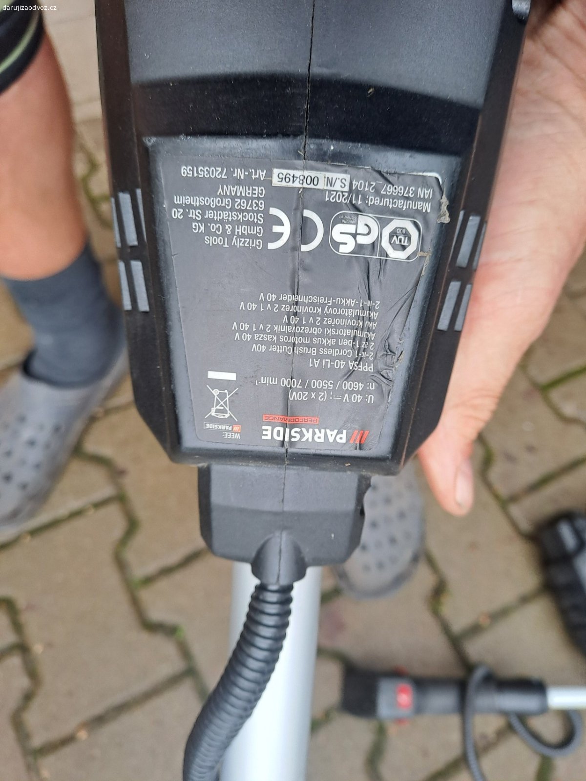 aku křovinořez. daruji 2x aku křovinořez Perkside. Motory jsou funkční, ale nejdou spustil