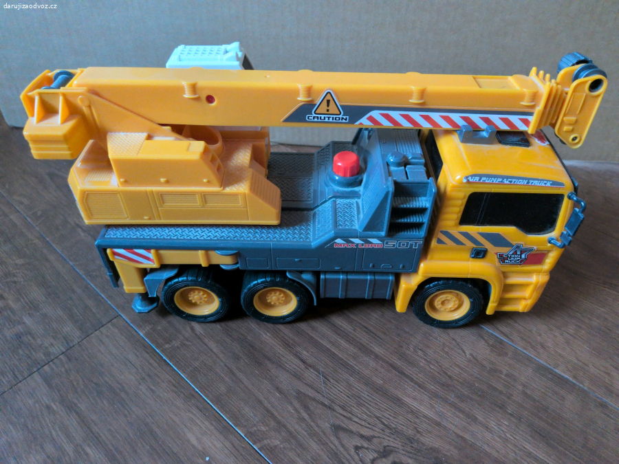 Autojeřáb s hydraulickým ramenem