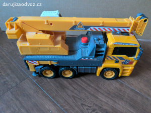 Autojeřáb s hydraulickým ramenem