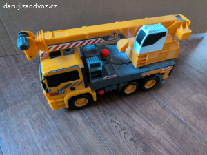 Autojeřáb s hydraulickým ramenem
