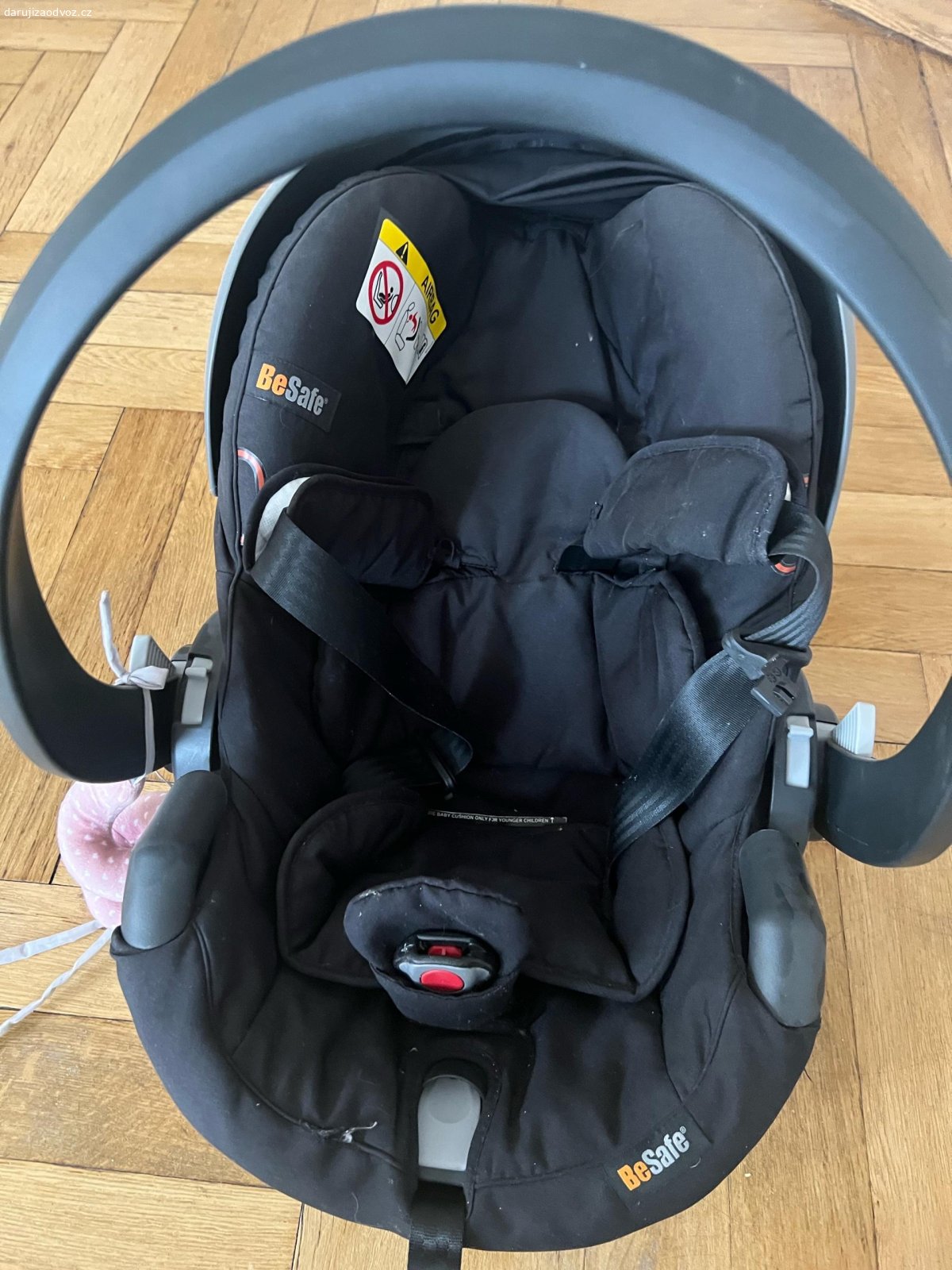 autosedacka BeSafe. daruji autosedacku, stara asi 5 let po 2 detech, ma isofix. Praha a okoli.