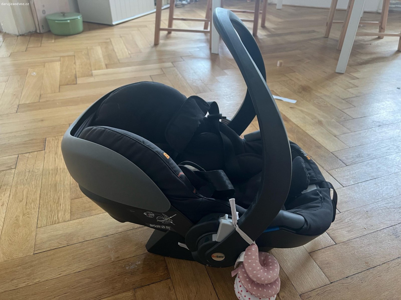 autosedacka BeSafe. daruji autosedacku, stara asi 5 let po 2 detech, ma isofix. Praha a okoli.