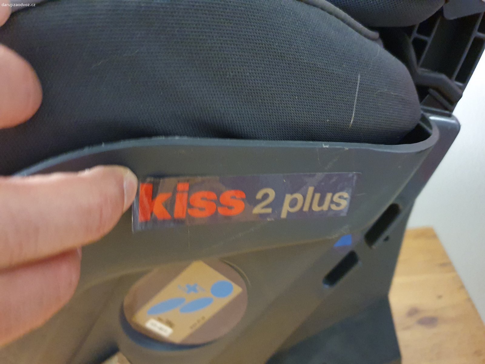 Autosedačka Klippan Kiss 2 Plus 0-18 kg. Vajíčko a sedačka až do 18 kg, ISOFIX základna.
Koupená v roce 2019, teď ležela roky v garáži. Potahy potřebují vyprat (jsou snímatelné a pratelné).

Vyklízím garáž, k vyzvednutí nejpozději v sobotu 31. 10.