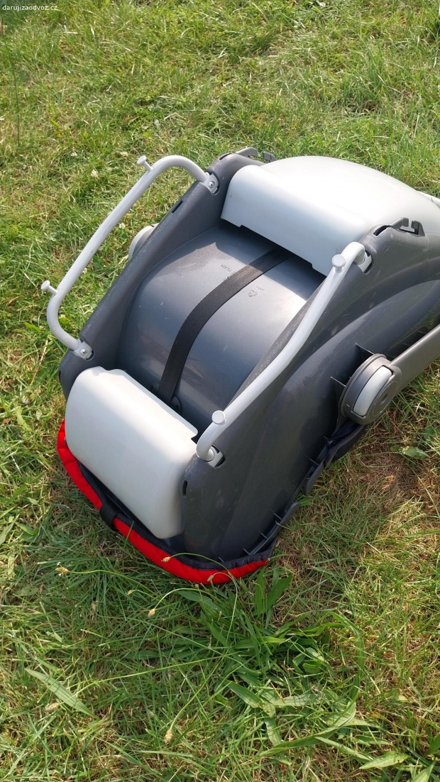 autosedačka pro nejmenší. vajíčko