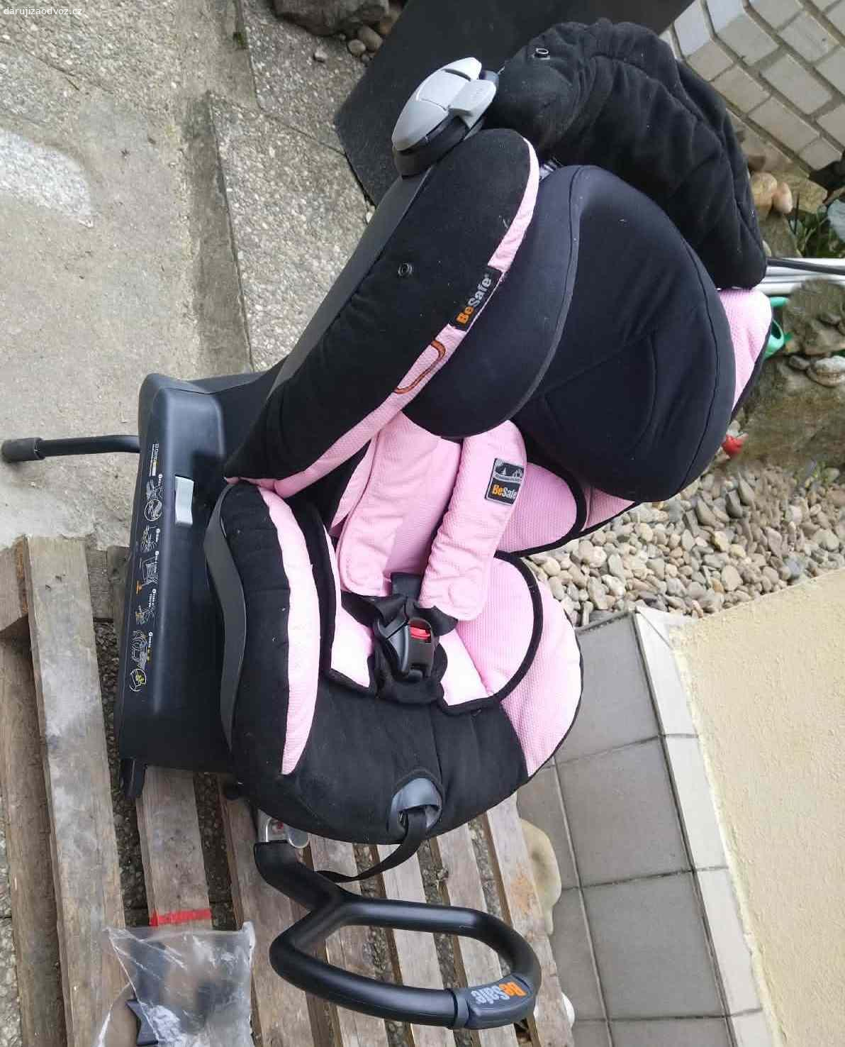 Autosedačka s ISOfix pro děti 0-18 kg do čtyř let. Vyměním za tablety do myčky nádobí kvalitní norskou autosedačku BeSafe iZi Combi X3 s instalací pomocí systému ISOfix. Tato sedačka umožňuje dětem cestovat proti směru jízdy (nejbezpečnější varianta až do 4 let/18 kg), ale lze ji v případě potřeby otočit i po směru (instalace pásem) [1, 2].
Stav: Velmi zachovalá, nebouraná, z nekuřáckého prostředí. Potahy jsou vyčištěné.
Vlastnosti: Pětibodový pás, nastavitelná opěrka hlavy, magnetické úchyty na pásy pro snadné usazování dítěte, robustní konstrukce s opěrnou nohou pro maximální stabilitu.
Příslušenství: Návod k použití a montážní prvky součástí.
K odvozu Praha 10