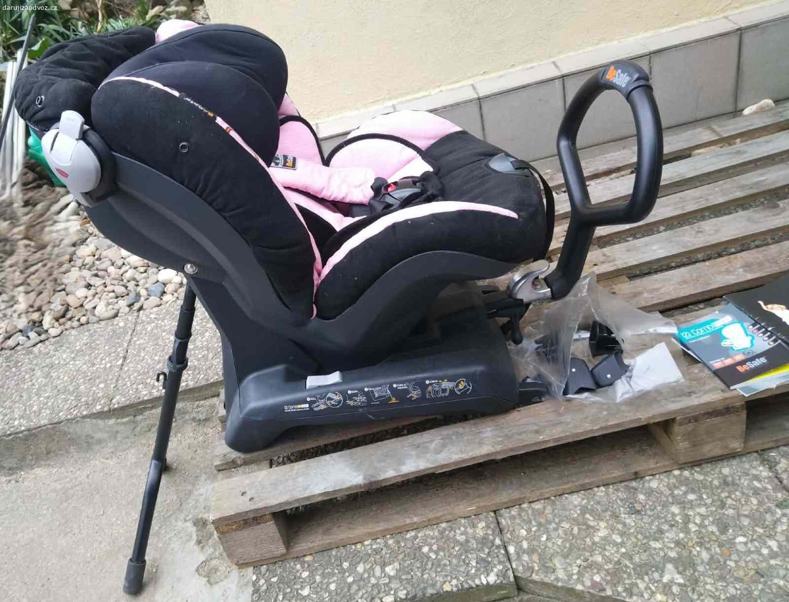 Autosedačka s ISOfix pro děti 0-18 kg do čtyř let. Vyměním za tablety do myčky nádobí kvalitní norskou autosedačku BeSafe iZi Combi X3 s instalací pomocí systému ISOfix. Tato sedačka umožňuje dětem cestovat proti směru jízdy (nejbezpečnější varianta až do 4 let/18 kg), ale lze ji v případě potřeby otočit i po směru (instalace pásem) [1, 2].
Stav: Velmi zachovalá, nebouraná, z nekuřáckého prostředí. Potahy jsou vyčištěné.
Vlastnosti: Pětibodový pás, nastavitelná opěrka hlavy, magnetické úchyty na pásy pro snadné usazování dítěte, robustní konstrukce s opěrnou nohou pro maximální stabilitu.
Příslušenství: Návod k použití a montážní prvky součástí.
K odvozu Praha 10