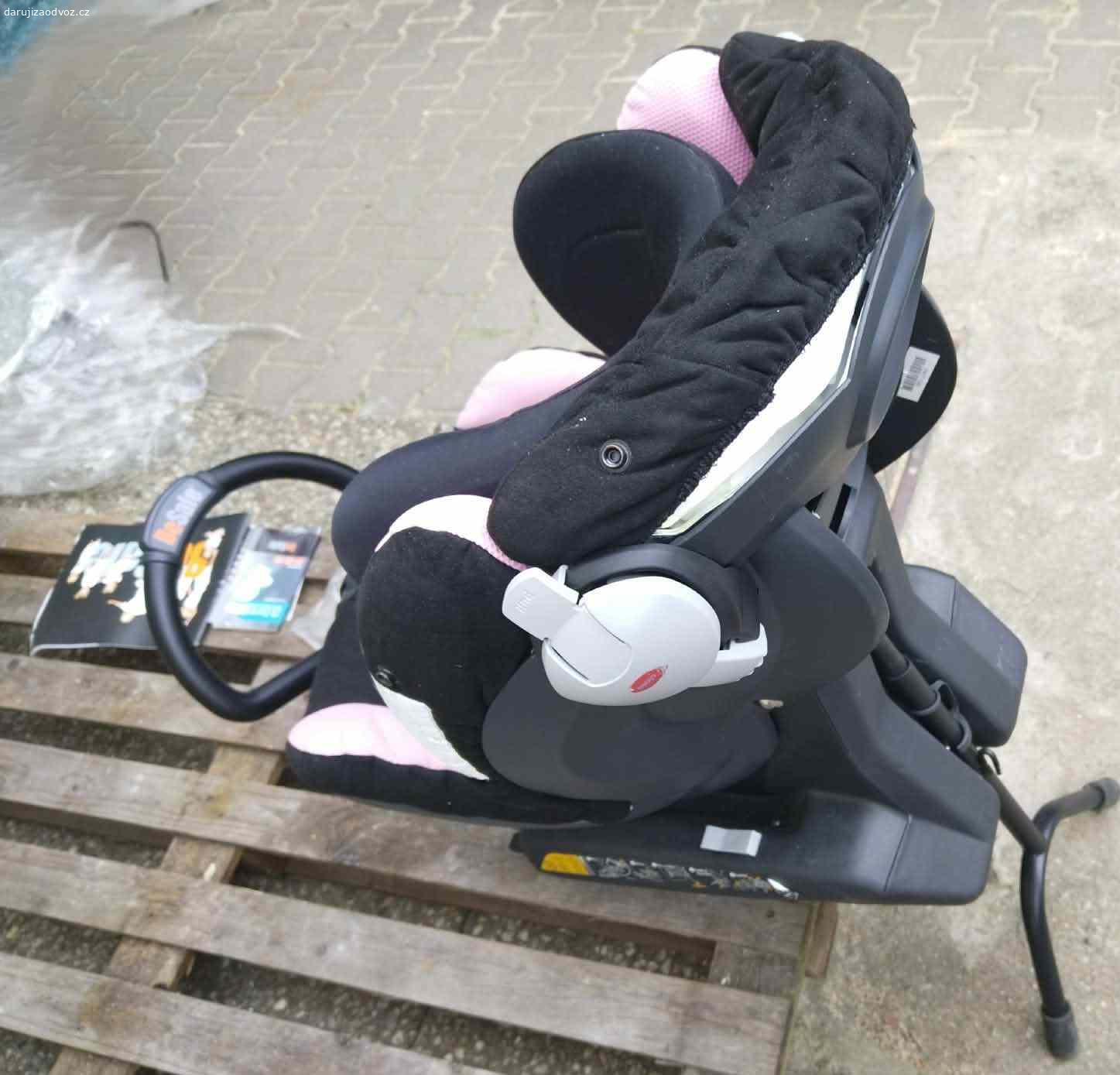 Autosedačka s ISOfix pro děti 0-18 kg do čtyř let. Vyměním za tablety do myčky nádobí kvalitní norskou autosedačku BeSafe iZi Combi X3 s instalací pomocí systému ISOfix. Tato sedačka umožňuje dětem cestovat proti směru jízdy (nejbezpečnější varianta až do 4 let/18 kg), ale lze ji v případě potřeby otočit i po směru (instalace pásem) [1, 2].
Stav: Velmi zachovalá, nebouraná, z nekuřáckého prostředí. Potahy jsou vyčištěné.
Vlastnosti: Pětibodový pás, nastavitelná opěrka hlavy, magnetické úchyty na pásy pro snadné usazování dítěte, robustní konstrukce s opěrnou nohou pro maximální stabilitu.
Příslušenství: Návod k použití a montážní prvky součástí.
K odvozu Praha 10