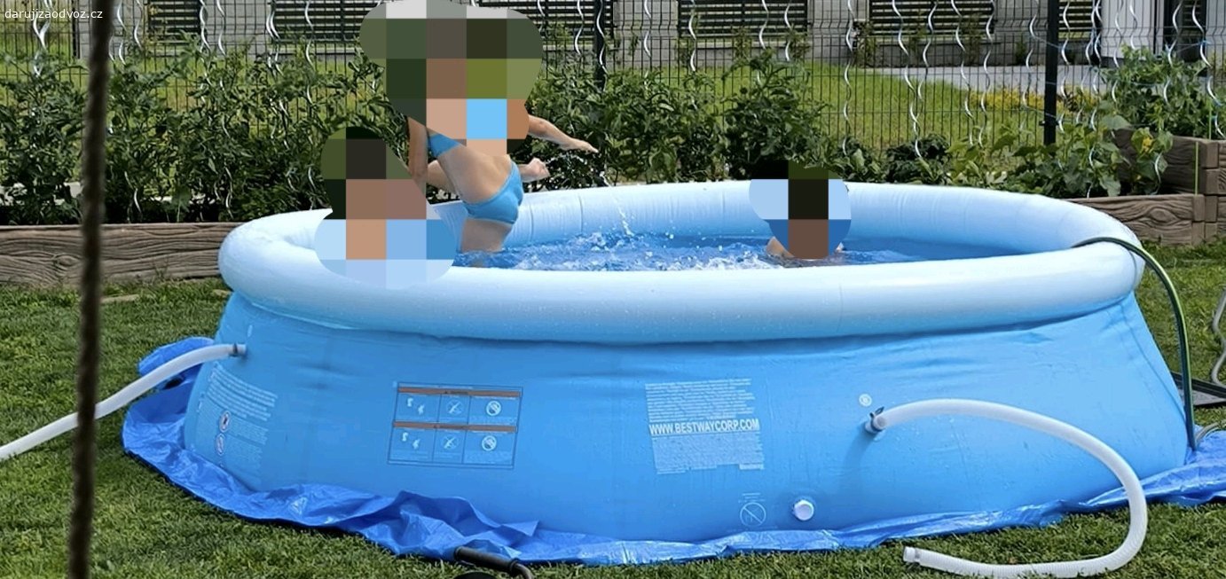 Bazén šmoulí hrnec. Daruji funkční bazén se vším co k tomu mám, třeba někomu ještě poslúži.