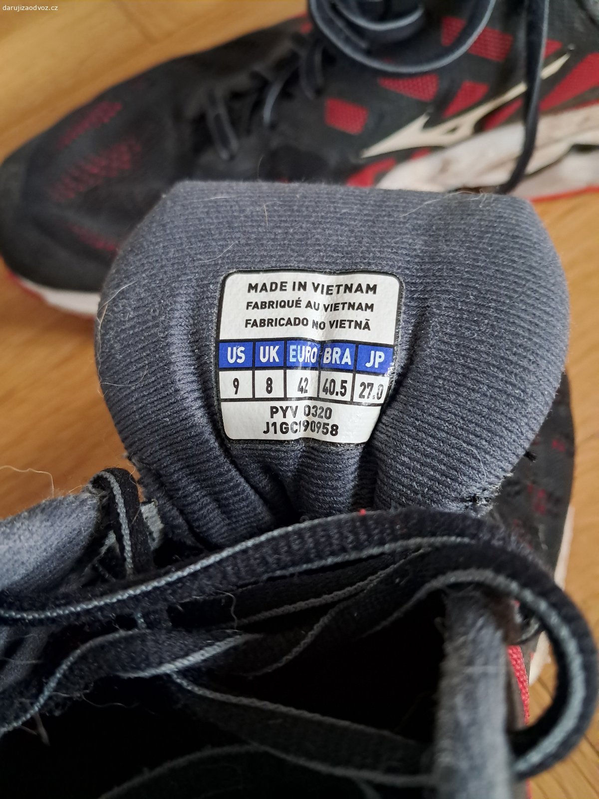 Běžecké boty vel. 42 (s opravenou patou). Asics wave ultima 11 - Pata je vyspravená kůží, může být proto nepatrně těsnější, jinak bez poškození, pouze mírné opotřebení