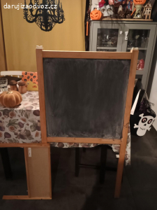 bílá a křídová tabule pro děti