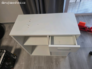 Bílá skříňka