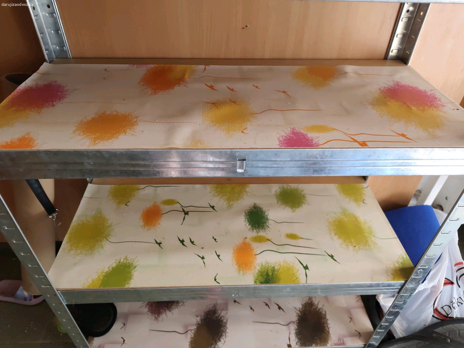 botník. používáno na boty, využití může být i jiné