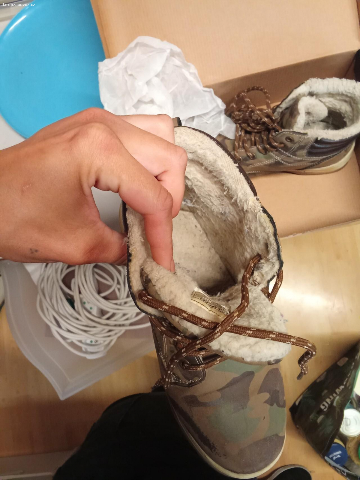 Boty - viz foto. Top stav, téměř nenošené. Předají Parkoviště Bozeny Němcové u Nuselského mostu. Případně IP Pavlova, Karlovo náměstí, Náměstí Míru, Nusle, Vinohrady
Možno ve dne i v noci
pište rovnou sms s datem a časem, přijde vám sms nebo zavolám pro potvrzeni