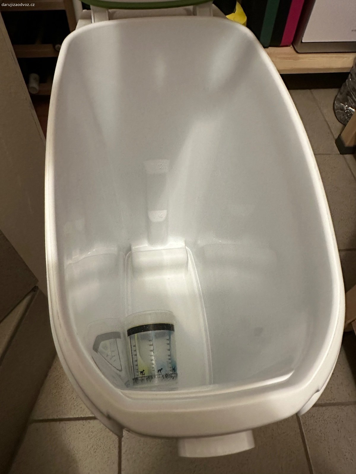 Box na granule. Vyska 50cm, delka 50cm, sirka 22cm

Pouze osobni odber Mesice u Prahy