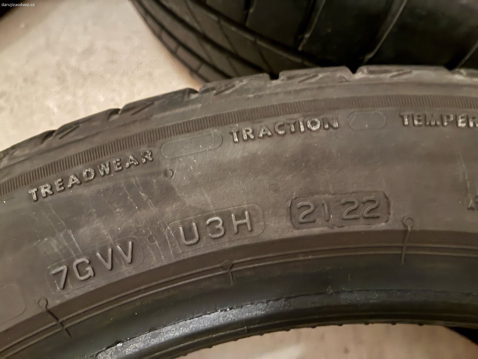 Bridgestone Turanza T005 235/45 R18. Daruji za odvoz 4x Bridgestone Turanza T005 235/45 R18 94W – 4 mm – DOT 2022
* dezén cca 4 mm

* DOT 2022

* letní

* všechny 4 stejného rozměru

* pneumatiky byly používané na vozidle

U jedné pneumatiky je na patce obvodová rýha/oděrka, vzniklá při špatném obouvání. Pneumatika byla následně normálně používána.

Odběr centrum Kladna.