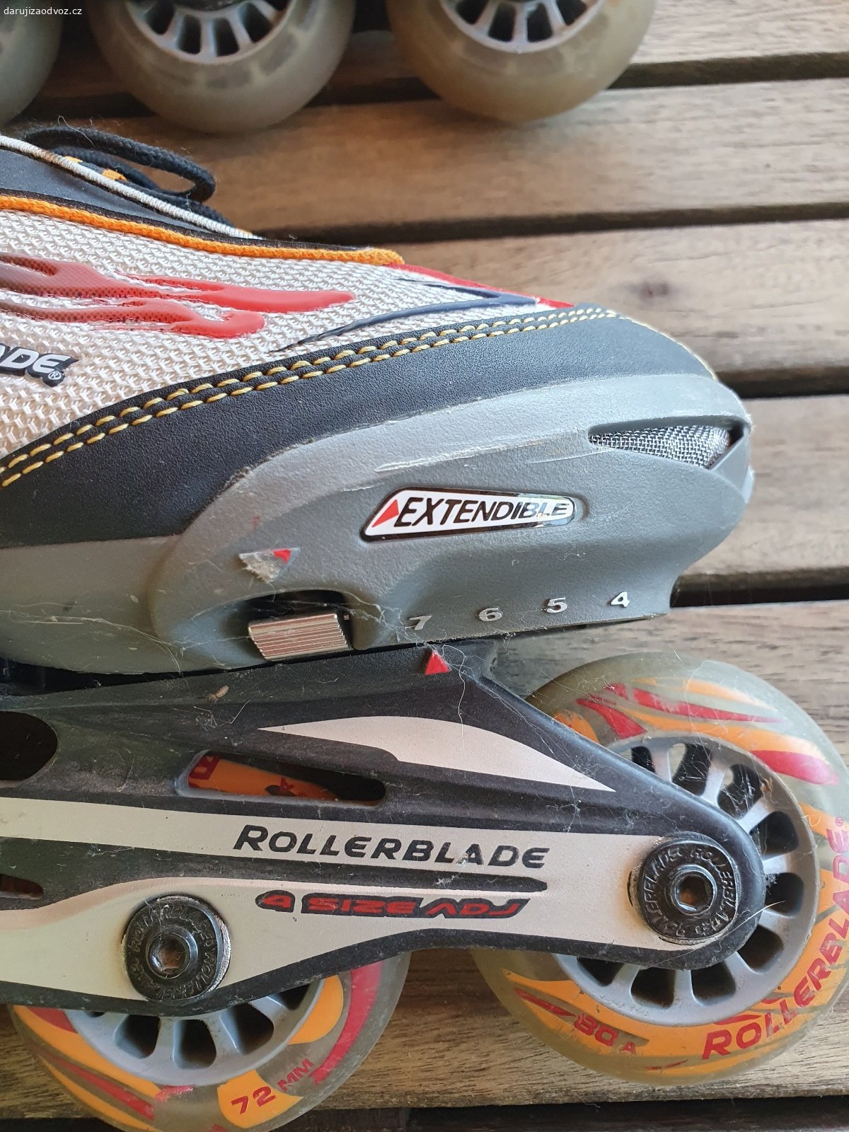 Brusle koleckove ROLLERBLADE - natahovaci. Daruji zachovale malo pouzivane unisex koleckove brusle vel. 22.5 - 25.5
Za 2ks nealko pivo Cool grep :)
Dekuji,
Martina
