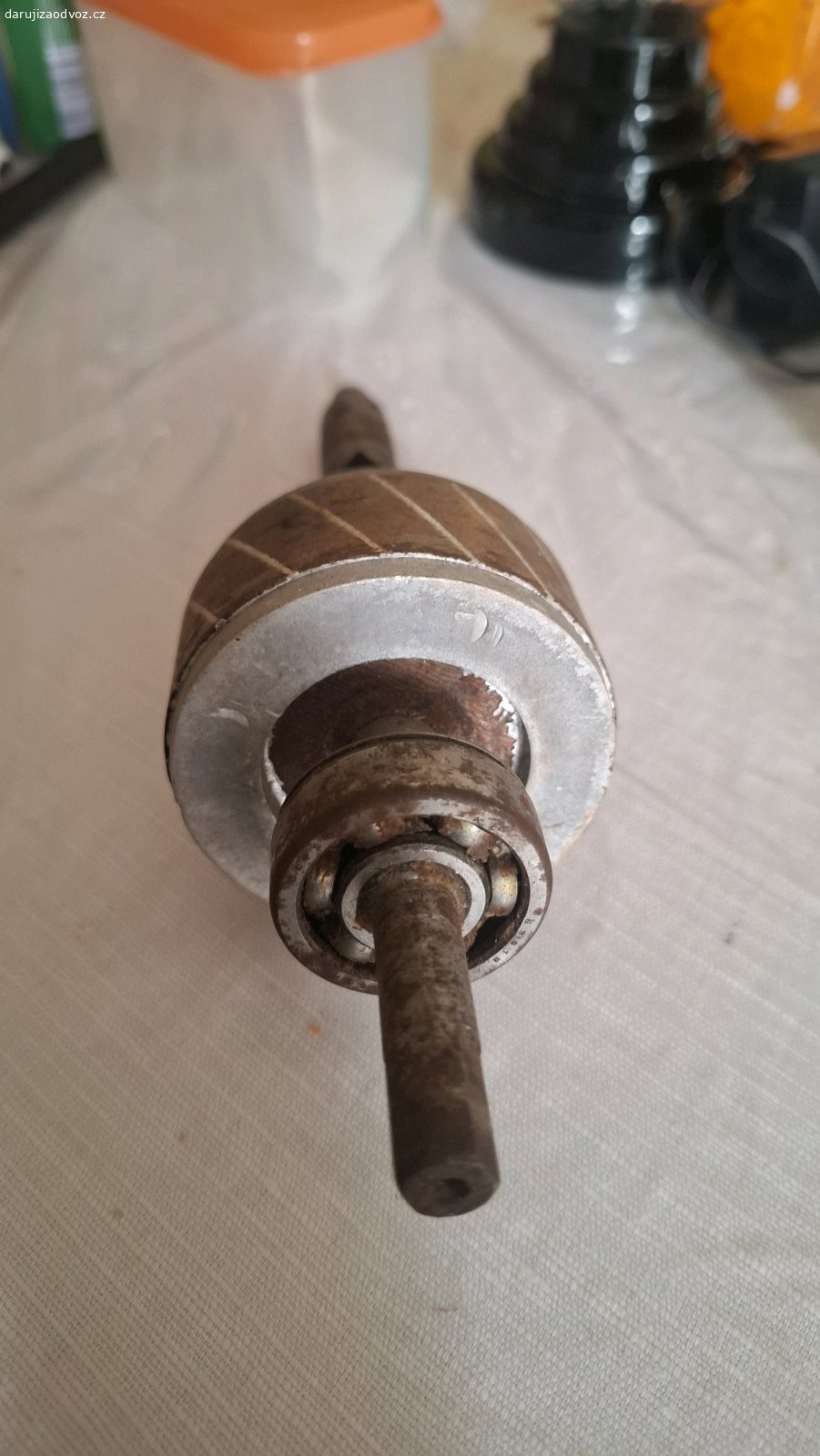 část elektromotoru. mohu poslat