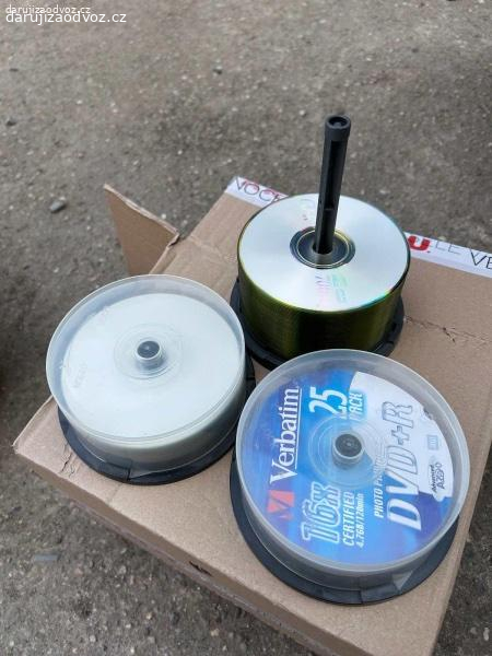 Cd a dvd prazdna. Za odvoz praha 4 co nejdrive a nejrychleji. Idealne tento vikend. 
Pouze za odvoz, nikam neposilam a nereaguji na emaily, prosim volejte at se rychle domluvime