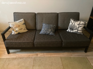 Černá pohovka IKEA