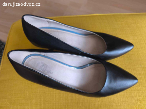 Černé kožené lodičky vel. 40