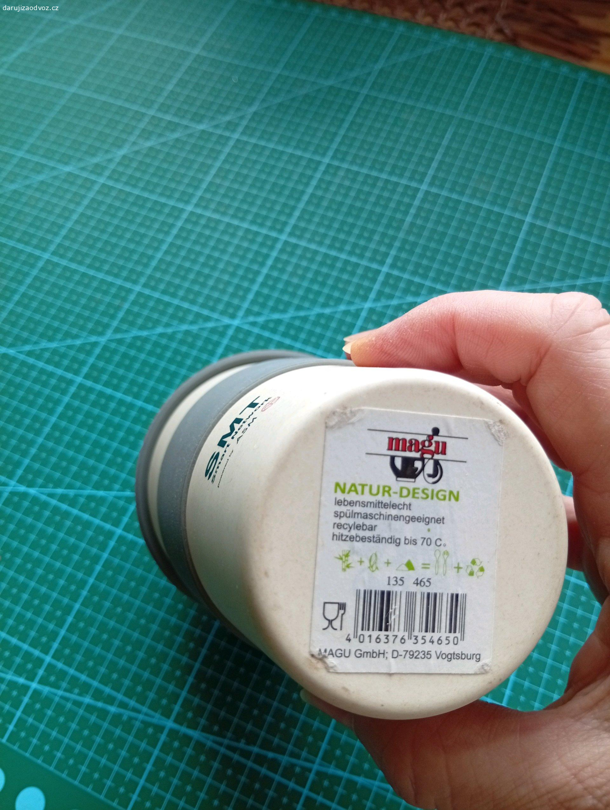 Cestovní hrnek. MAGU. Plastový, víčko gumové.