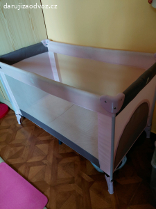 Cestovní postýlka
