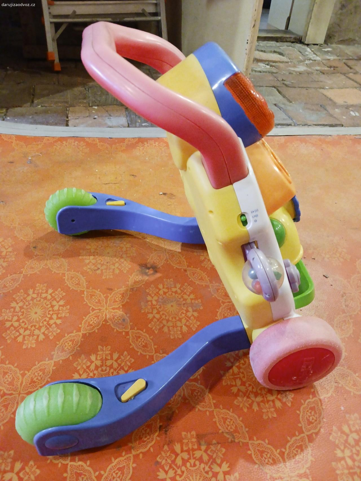 Choditko. detske chodítko Chicco,se zvonenim,vyzvednutí Praha 10-Petrovice