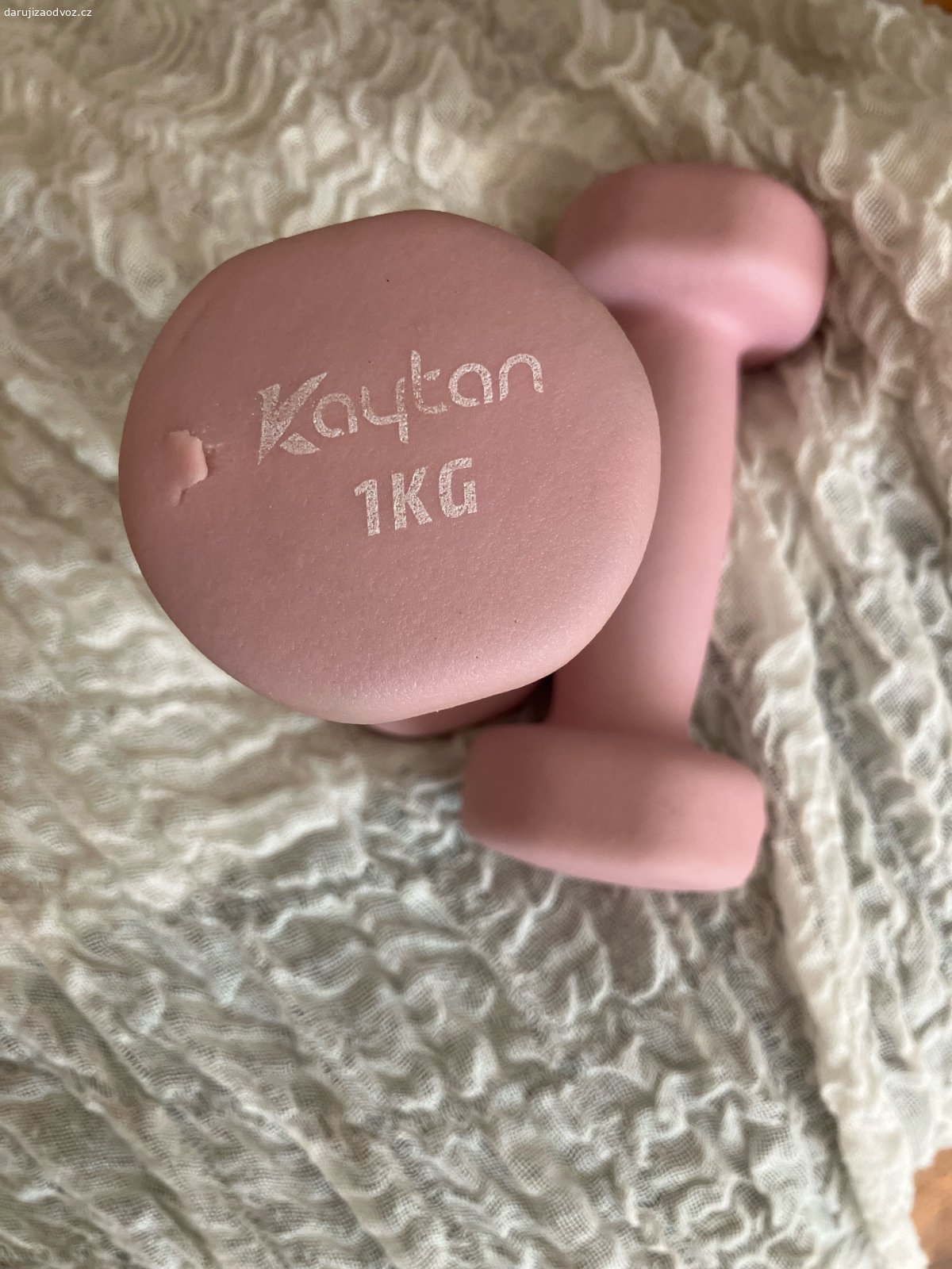 Činky 1kg. Pošlu i zásilkovnou. NEVOLAT, jen SMS