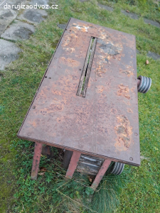 Cirkulárka: stůl, motor, kotouče