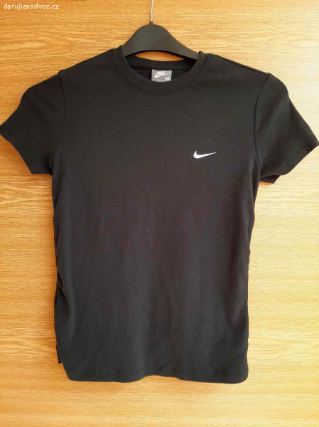Dámské černé tričko Nike, vel. M