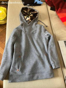 Dámské oblečení velikost M, některé S