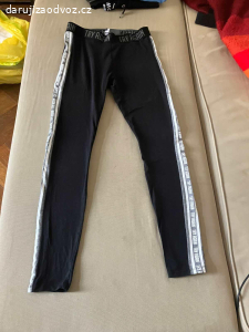 Dámské oblečení velikost M, některé S