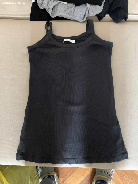 Dámské oblečení, velikost M, některé S