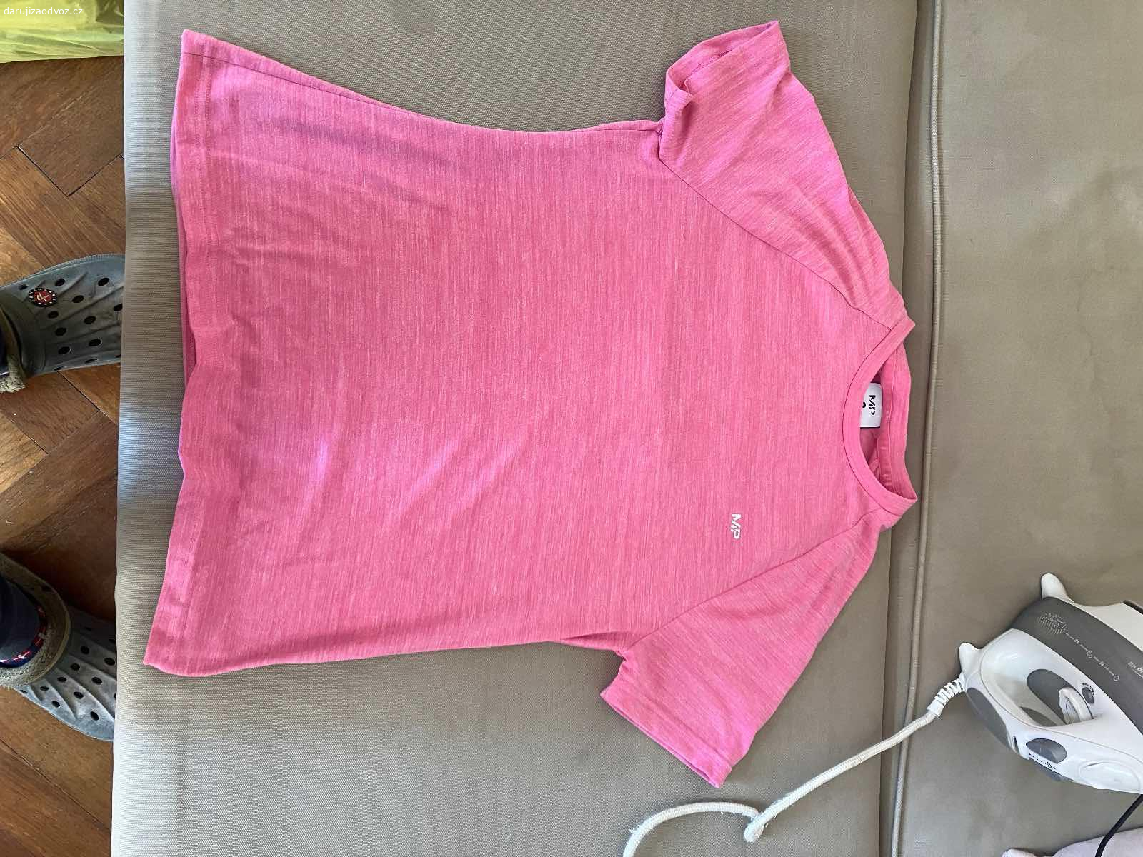 Dámské oblečení velikost M, některé S. Daruji dámské oblečení ve velikosti M, pár kusů je S. Oblečení je v dobrém stavu, vhodné na donošení. Různé kousky trička, mikiny, sukně, šaty

Zdarma, ideálně jako celek