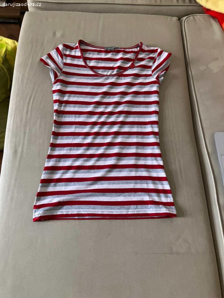 Dámské oblečení, velikost M, některé S