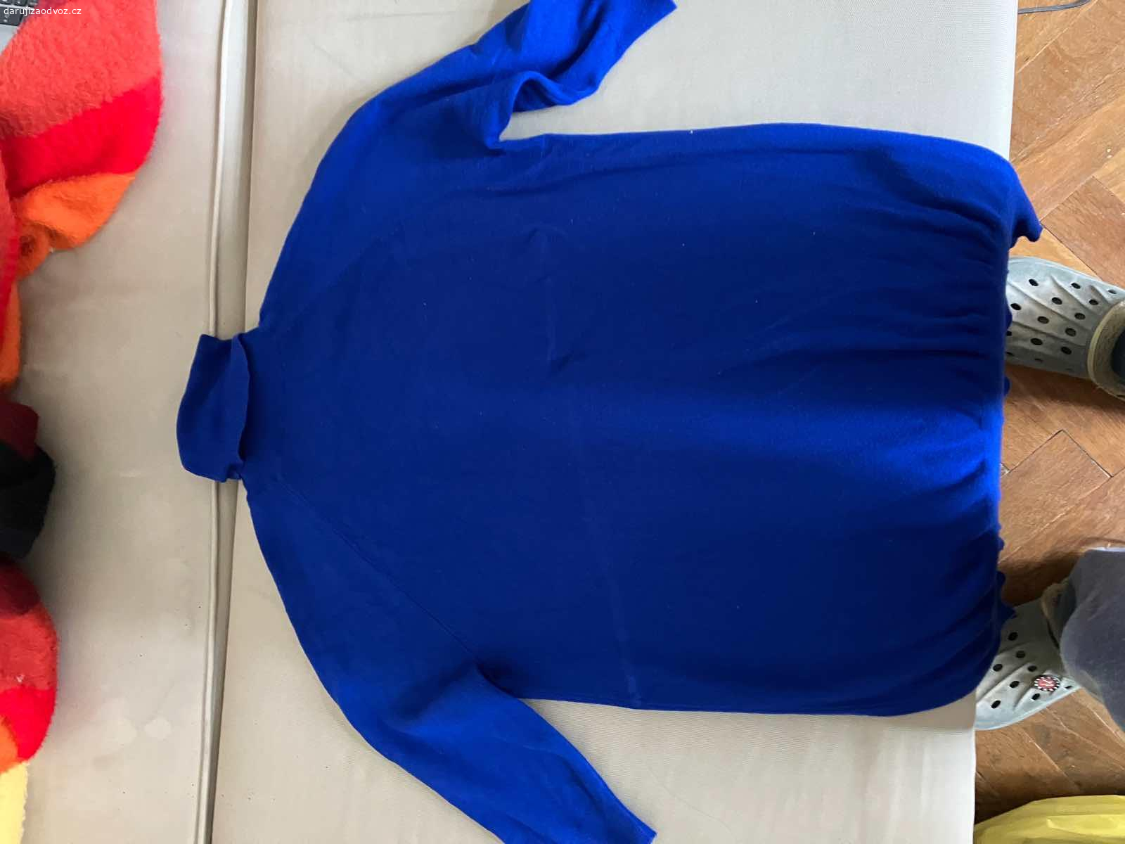 Dámské oblečení velikost M, S. Daruji dámské oblečení ve velikosti M, pár kusů je S. Oblečení je v dobrém stavu, vhodné na donošení. Různé kousky trička, mikiny, sukně, šaty

Zdarma, ideálně jako celek