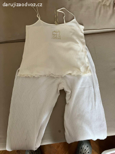 Dámské oblečení většina velikosti M, některé S