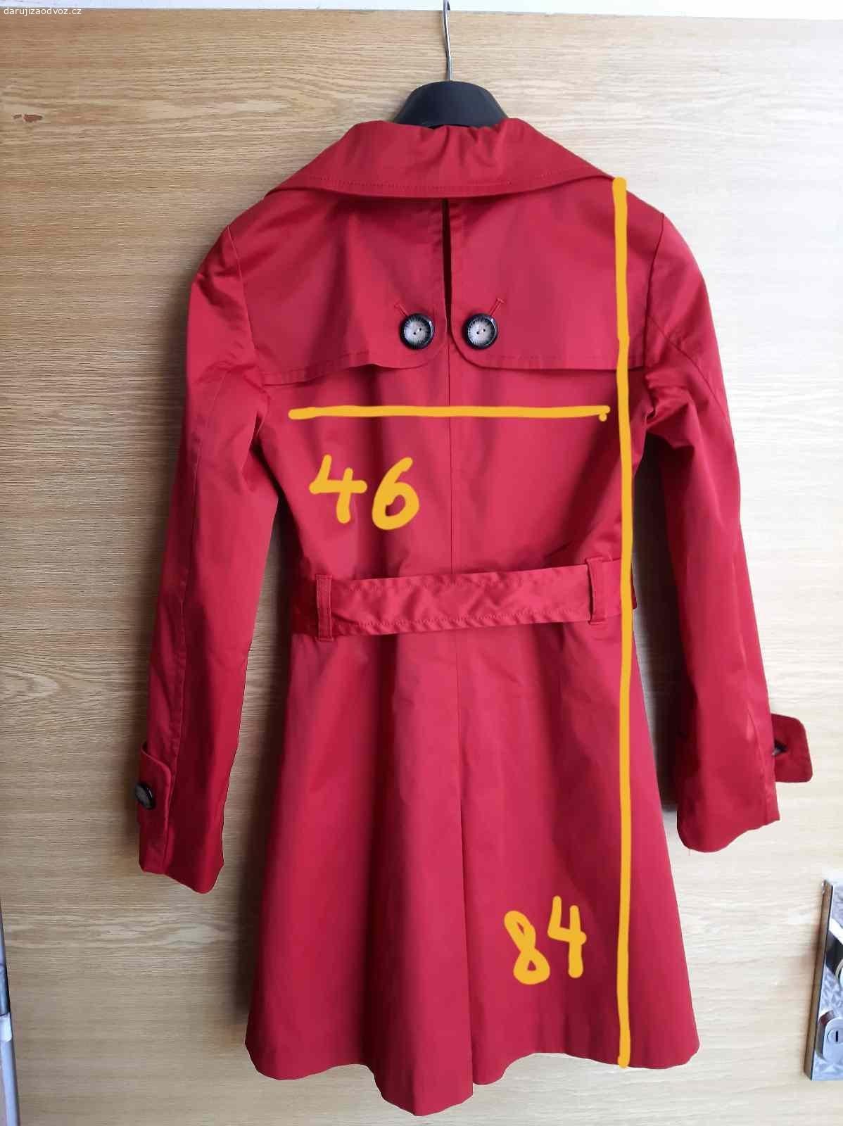 Dámský trenčkot Reserved, vel. 36. Daruji dámský červený trenčkot, značka Reserved, velikost 36. Nošený, ale v dobrém stavu. Uvedené rozměry jsou orientační a měřeny PLOŠNĚ!
Předání Praha, Karlovo náměstí, u prodejny Albert, mezi 17:00 a 20:00.