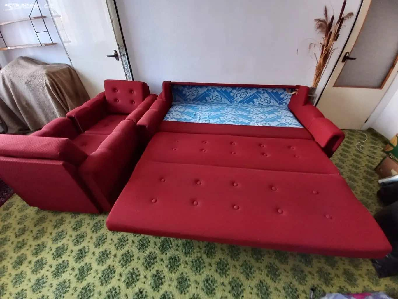 Sedací souprava Kleopatra. Retro sedací souprava Kleopatra z roku 1974, výrobce Jitona Soběslav, ve velmi dobrém stavu. Rozměry uvedeny na fotografiích. K prohlédnutí vždy o víkendu v Bechyni. V případě zájmu napište a domluvíme se na termínu vyzvednutí.