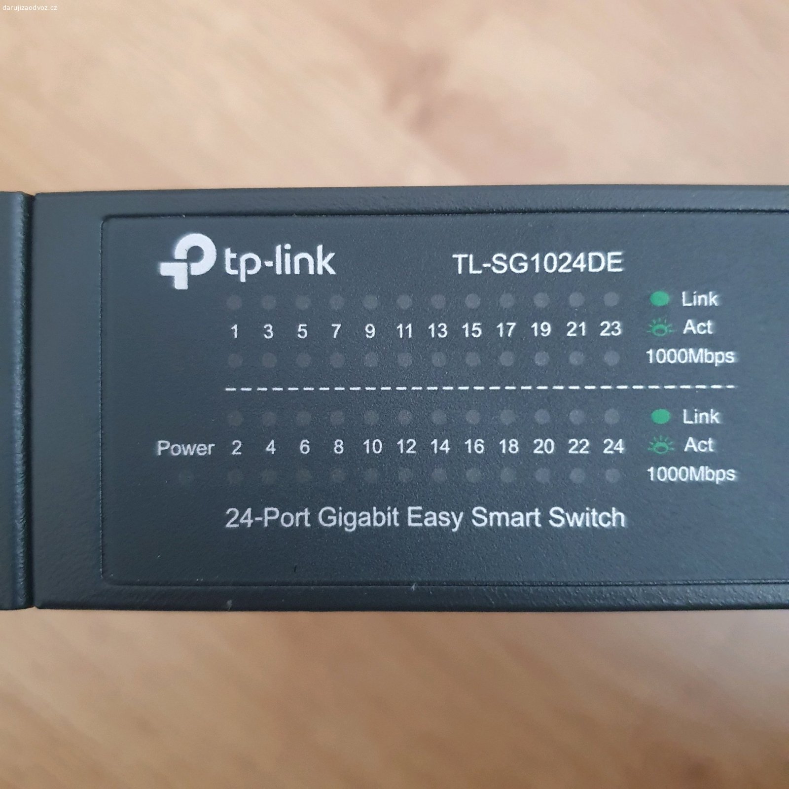 daruji 16 portový GB switch. Daruji 16 portový (je 24 ale 8 portu dlouhodobě nefunguje) managovatelny rackovy switch, jablka potěší ale nejsou podmínkou, předání Plzeň nebo Praha